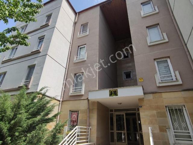 Akyüz Gayrimenkul'den Taç Yaprak Evleri'nde 3+1 Kiralık Daire