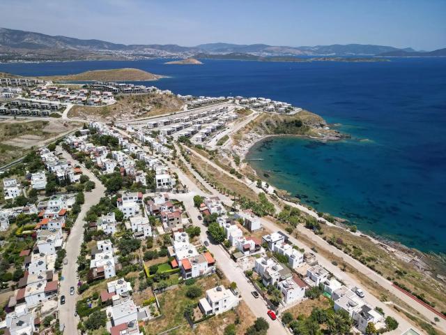Akyarlar Kalekent Sitesi'nde 4+1 Plajlı Villa