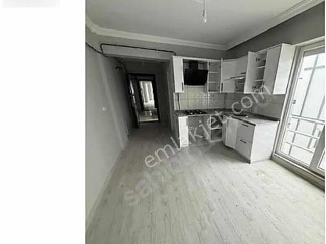 Akyazı Devlet Hastahanesine Yürüme Mesafesinde Kiralık 1+1 Daire