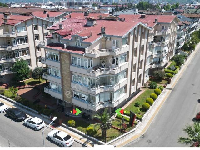 Akyazı Mahallesinde Devren Kiralık Full Donanımlı Ofis