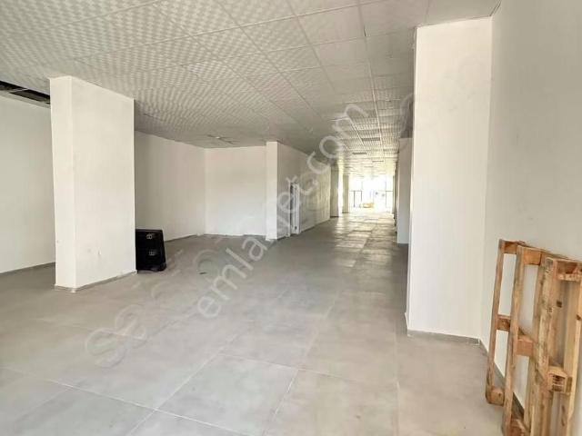 Akyol Emlaktan Ana Cadde Üzeri Kiralık 3 Katlı Dükkan & Mağaza