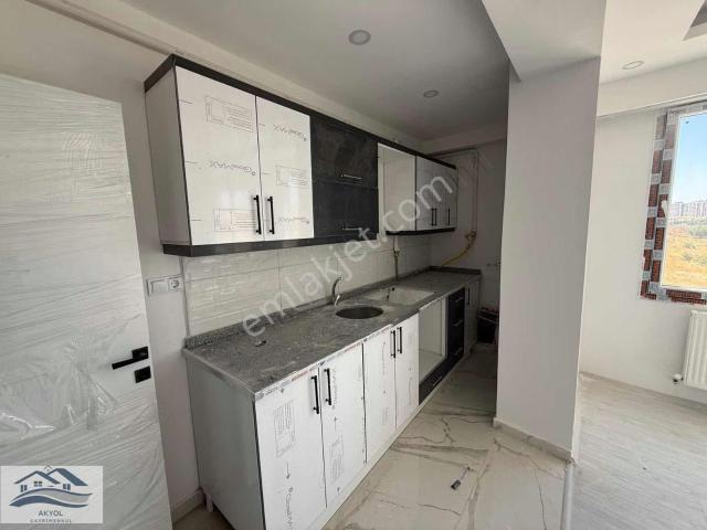 Akyol Emlaktan Kanza Apt Satılık 2+1 Daire
