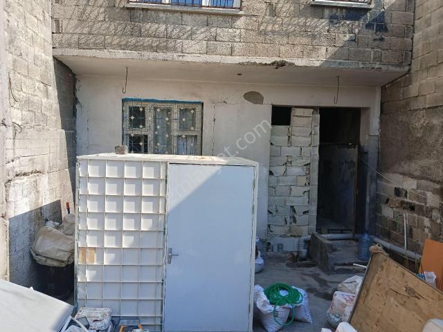Akyol Gayrimenkul Den Satlık Etiler De Katdan Bölme Sobalı Müstakil Ev 1+0
