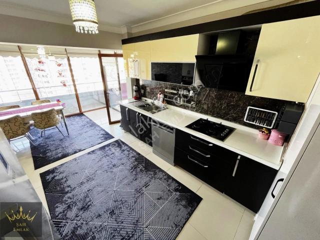 Şah Emlak'tan Ata Mh.'de Güvenlikli Sitede 3+1 165m² Lüks Konut