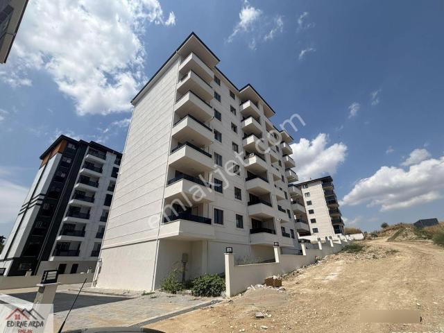 Ahırda Emlak Ofisinden Lagom Otel Yakını Ara Kat Balkonlu Sıfır Daire