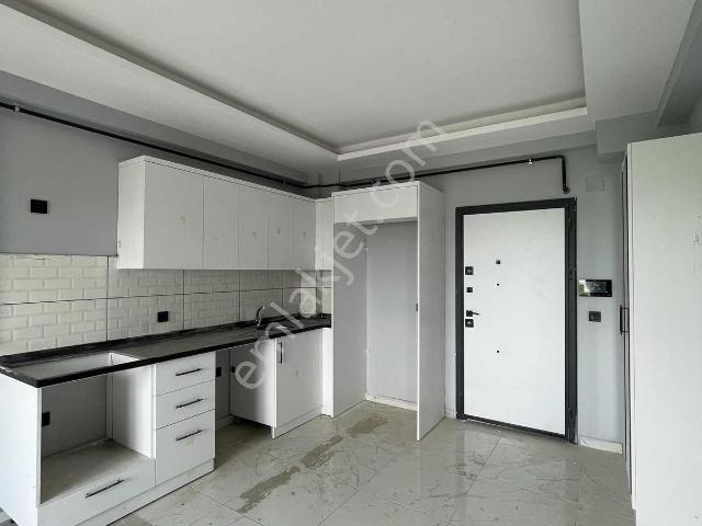 Ahmet~zenbilci~blv~2+1~ankastreli~sıfır~az~katlı~cazip~daire