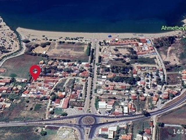 AHMETBEYLİ SAHİLDE DENİZE 150m MESAFEDE SATILIK 93m2 BAHÇE
