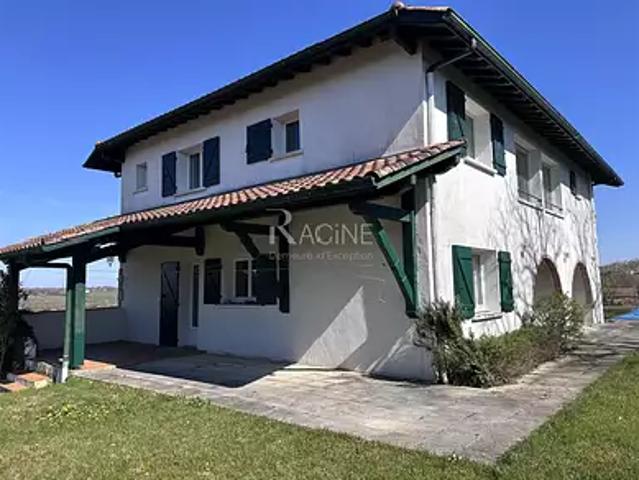 Ahetze 64210 Achat / Vente maison 8 pièces t8 piscine