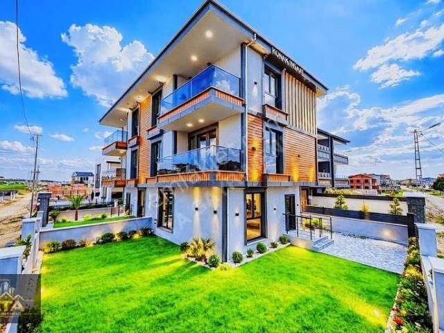 Şaheşer Köşe Başı ^ Müstakil Geniş Bahçeli İskanlı Lüx Villa