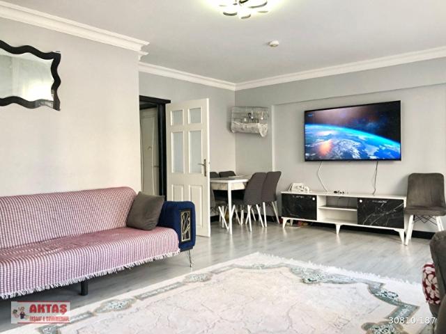 ŞAHİNTEPEDE İSKANLI GÜNEY ÖN CEPHE KATTA YAPILI MASRAFSIZ CADDE YAKINI 3+1