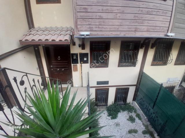 Eyüp Emniyettepe Ahikentte 6+2 Ofis Kullanımına Uygun Villa