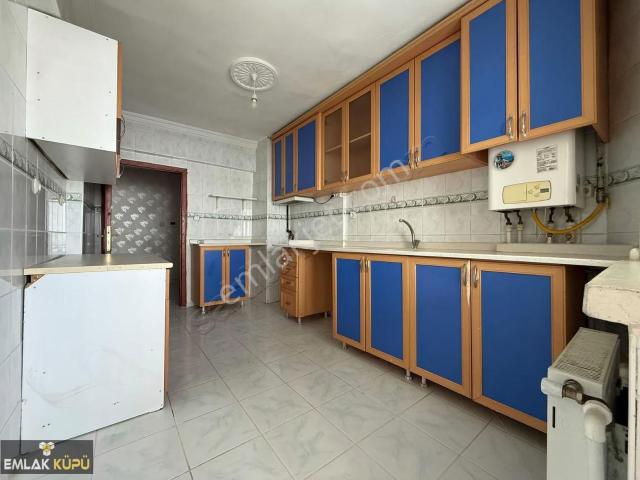 Ahimesut Mah. Merkez Sit.de Geniş Metrekarede 3+1 Kiralık Daire
