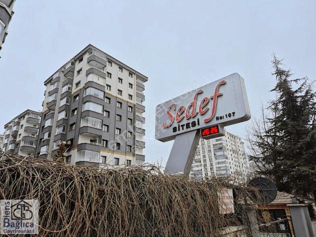 Ahimesut'ta Kavşak Üzerinde, 7 Bloklu Sitede Satılık 3+1 Daire