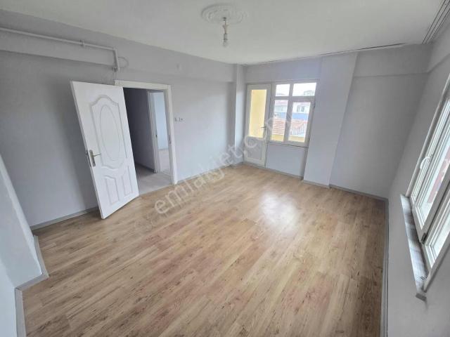 Şahin İnşaat. 2+1. 95m2. 2.kat. balkonlu