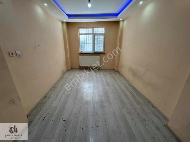 Şahin İnşaat. 2+1. bahçeli. 90m2. merkezi Lokasyon