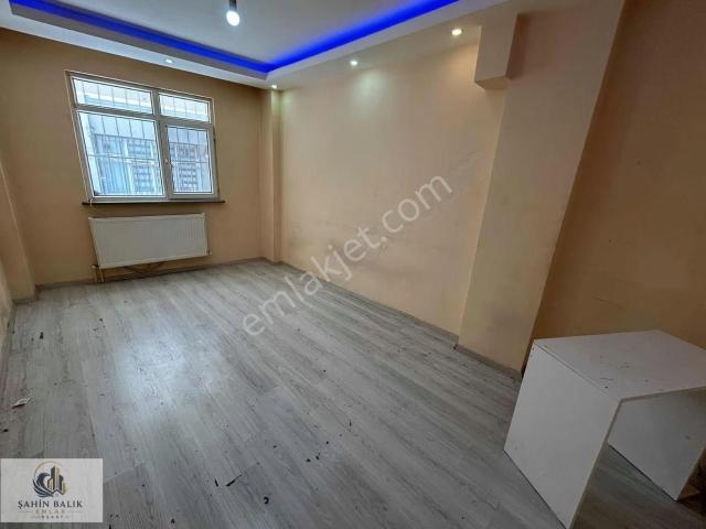 Şahin İnşaat. 2+1. bahçeli. 90m2. merkezi Lokasyon