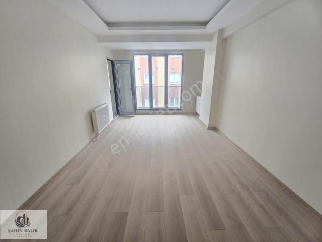 Şahin İnşaat. sıfır/tramvaya/yakın/geniş/otoparklı 2+1.