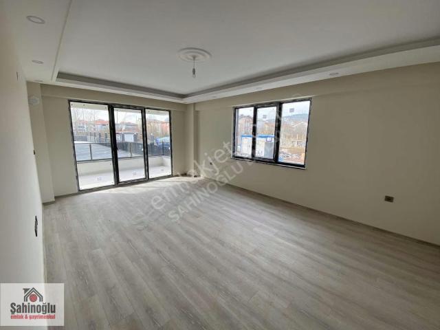 Şahinoğlu Emlakdan Tuna Mercan Sitesinde 2+1 Kiralık Daire