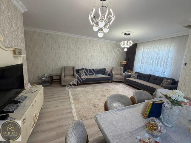 Şahintepe Mahallesinde Kiralık Geniş Bakımlı 3+1 Daire
