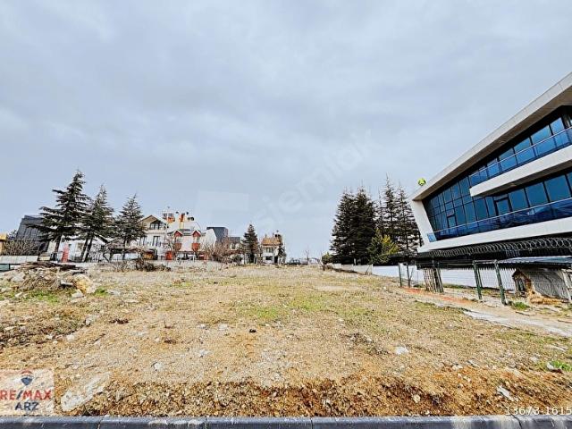 AHLATLIBEL 1824. CADDE İNCEK BULVARA KOMŞU SATILIK 330 M2 ARSA
