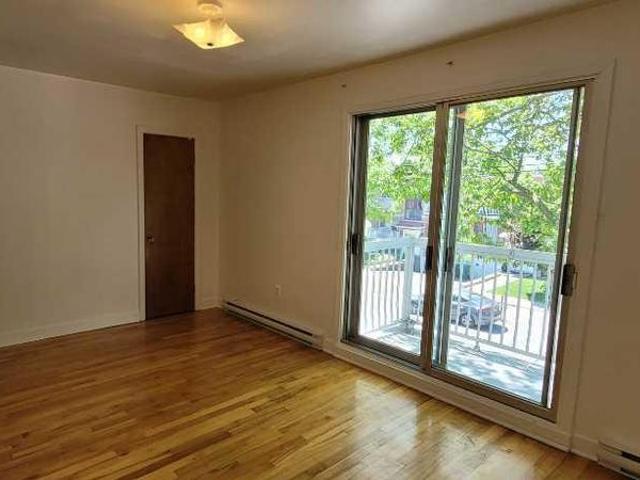 Ahuntsic 4.5 au 2e de Triplex prop occupants Sauvé et St Firmin