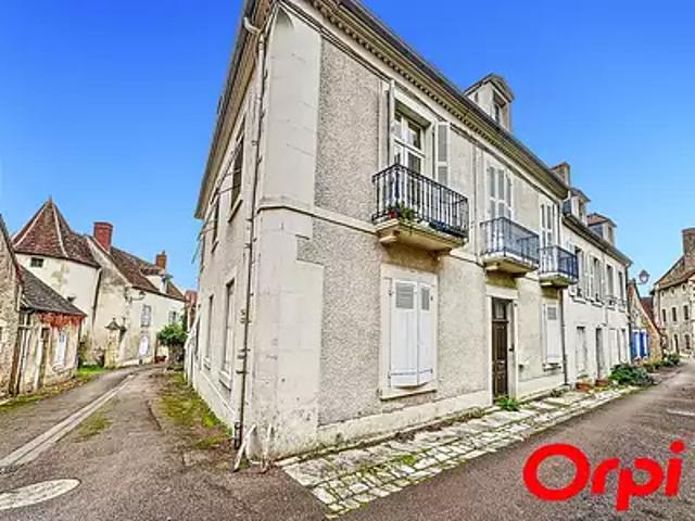 Ainay le Château 03360 Achat / Vente maison 10 pièces t10 jardin terrasse
