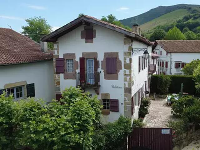 Ainhoa 64250 Achat / Vente maison 9 pièces t9 terrasse parking