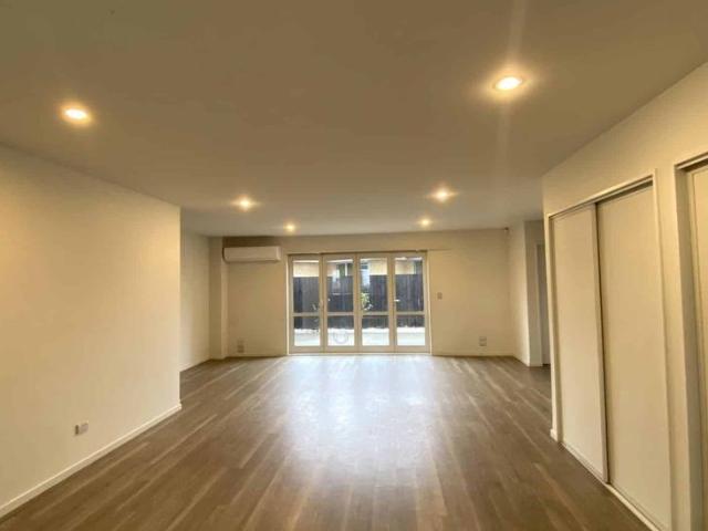 AIDENFIELD 4 BEDROOMS, 2 BATHROOMS, HEATPUMP, DOUBLE INTERNAL ACCESS GARAGE