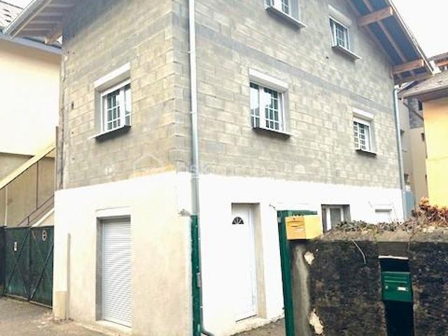 AIGUEBELLE MAISON COMPOSEE DE DEUX APPARTEMENTS