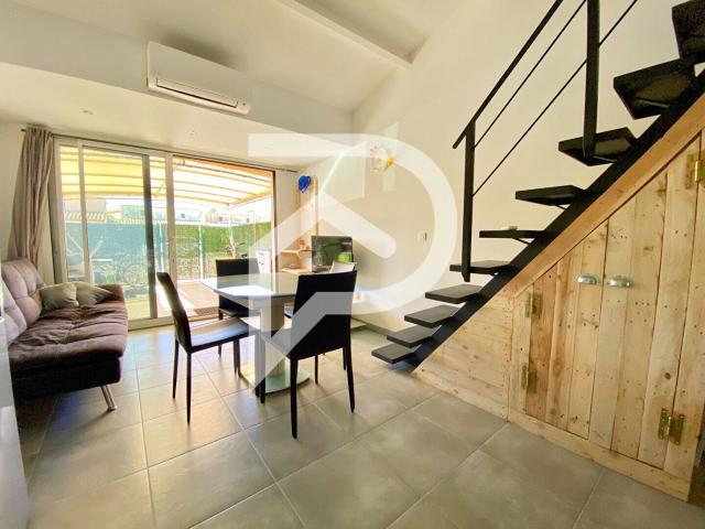 Aigues Mortes Maisonnette P2+ Mezzanine Terrasse + Place