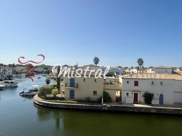 AIGUES MORTES MARINA 3 CHAMBRES GARAGE PARKING PISCINE