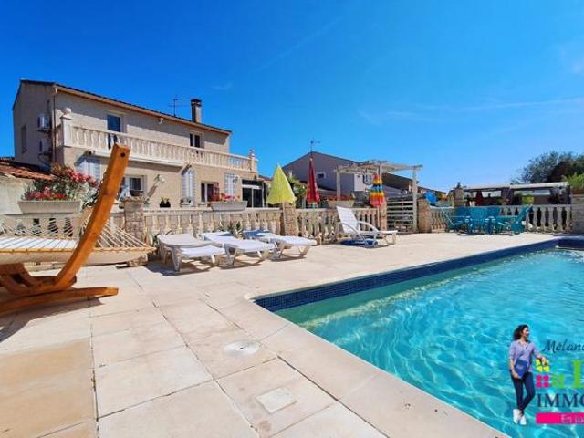 AIGUES MORTES Villa d’architecte avec piscine et studio indépendant