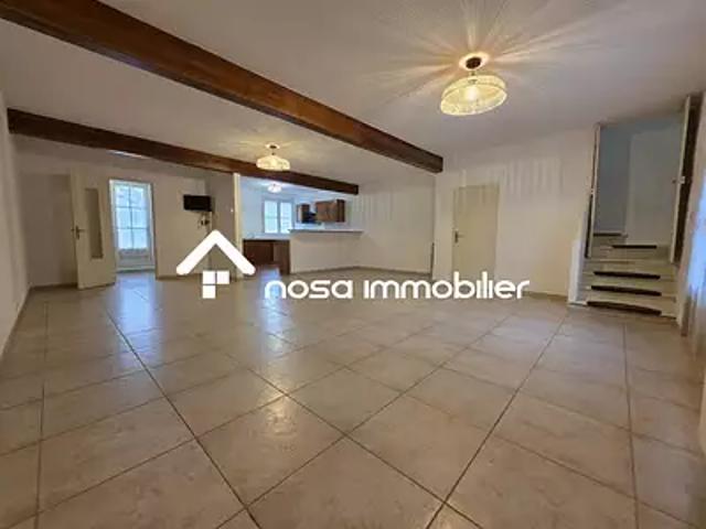 Aigues Mortes 30220 Location appartement 4 pièces t4 au dernier étage
