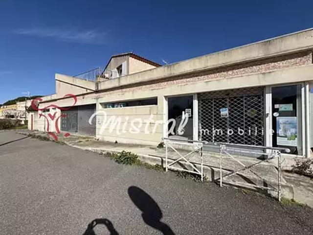 Aigues Mortes 30220 Location divers