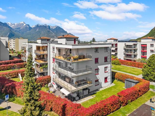 Aigle – wunderschönes Penthouse mit 4,5 Zimmern und großem, nach Süden ausgerichtetem Balkon