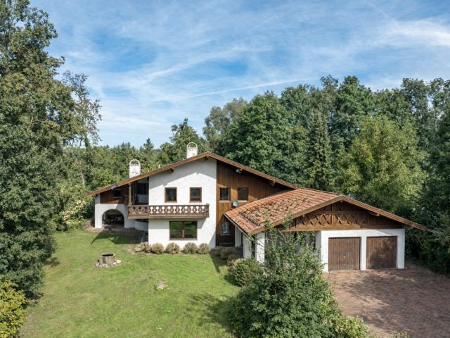AIGNER Großzügiges Landhaus auf einem uneinsehbaren Anwesen Ideal für Arbeiten und Wohnen!