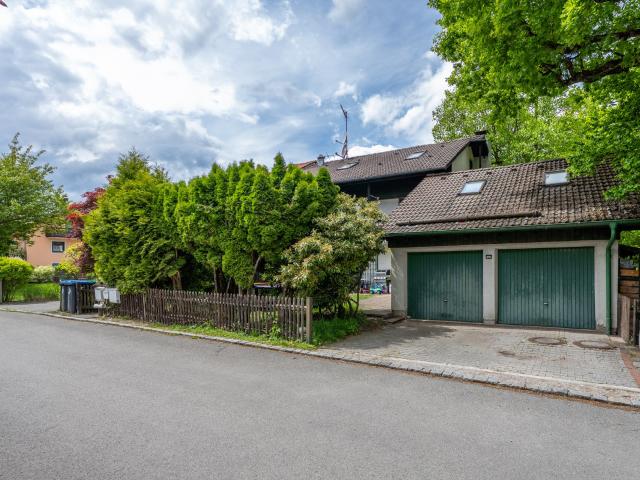 AIGNER Doppelhaushäfte mit Entwicklungspotenzial in ruhiger Lage von Bernried