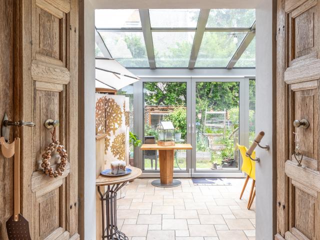 AIGNER Ein Zuhause zum Verlieben – Stilvolles Einfamilienhaus mit Gartenidylle