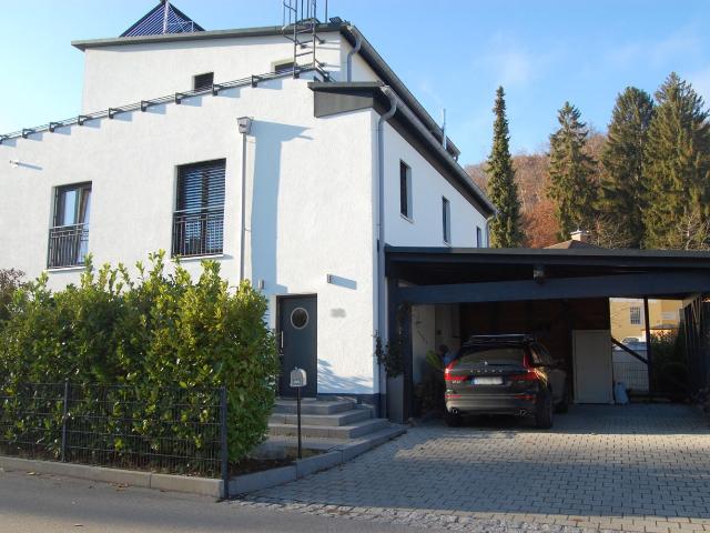 AIGNER Moderne Doppelhaushälfte in ruhiger Lage von Starnberg Söcking