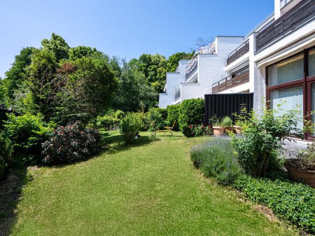 AIGNER Reiheneckhaus im begehrten Herzogpark – charmant, ruhig, entwicklungsfähig