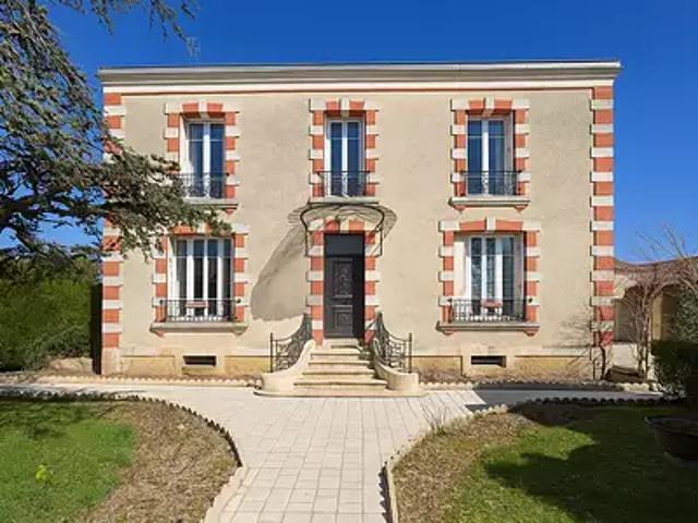 Aigre 16140 Achat / Vente maison 6 pièces t6 au dernier étage cave