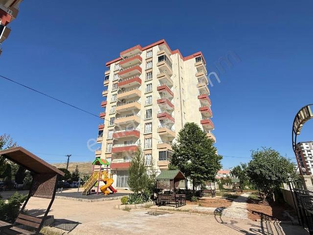 Aile Sitesinde Arakatta Kiralık 3+1 Daire İsbay Emlak'ta