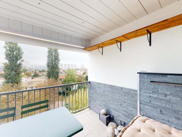 Airy double bedroom in Le Bouscat