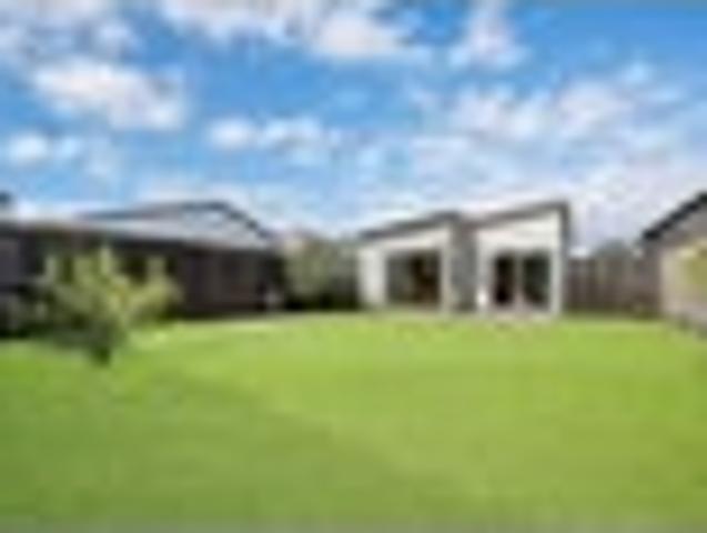 Airy, Spacious Living with a Park at Your Doorstep