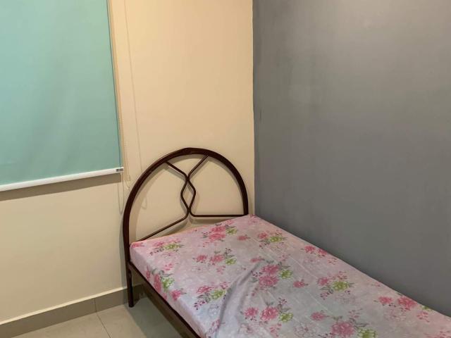 Air cond Window Single Room girl at Menara U, Shah Alam,3 min WALKING DISTANCE TO MSU & AEON SHAH ALAM