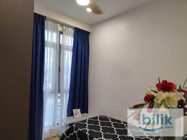 Air Cond Single big Room at Vivo Residential Suites @ 9 Seputeh Condominium, Old Klang Road Free Shuttle bus to mid vall