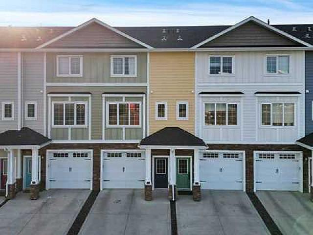 Air Bnb Potential. Lakefront Living!