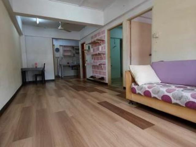 Air putih beutiful flat