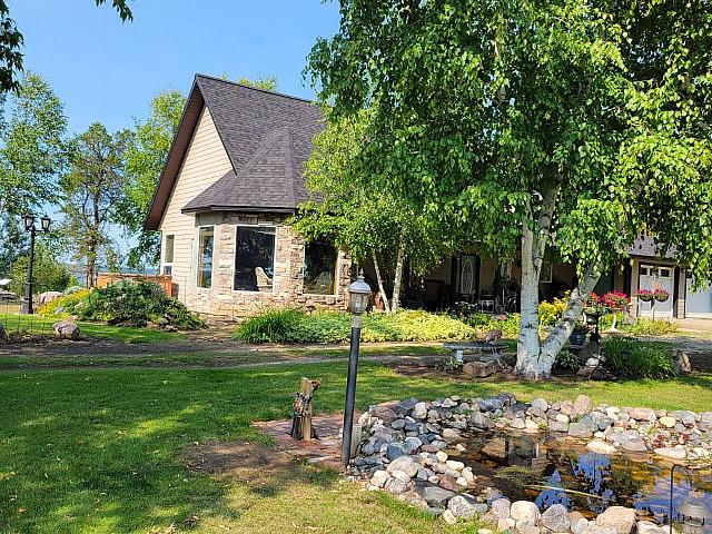 Airbnb On 8+ Acres Viewing Tobin Lake Saskatchewan