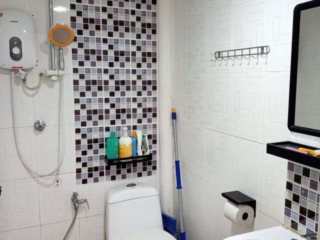 aircon, chinese male, rental include electric, water, gas, wifi, cleaning, big parking space